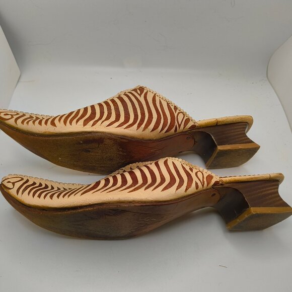 Unique Neutral Color, stunning pattern Low Mules! - Picture 4 of 6